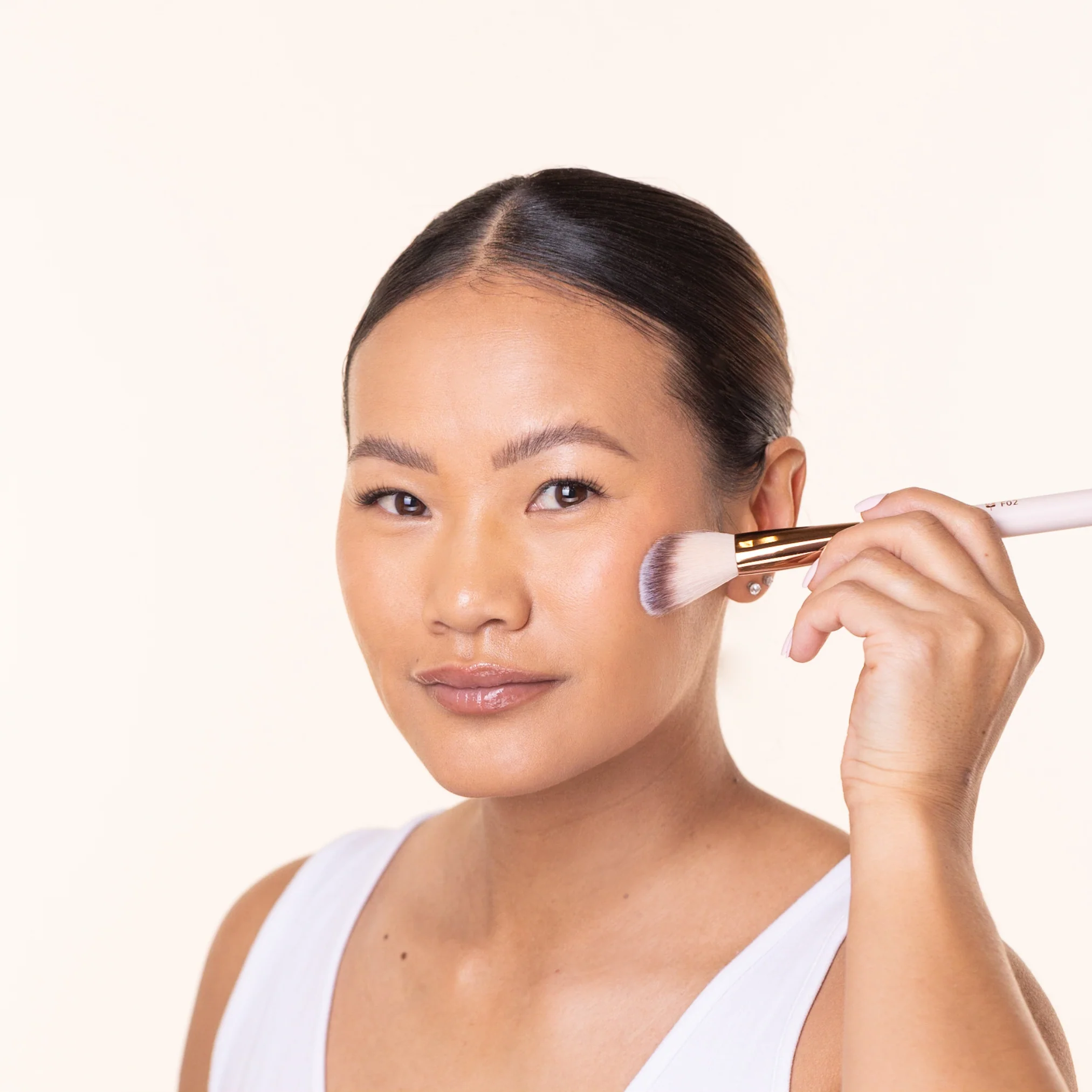 F02 - Angled Contour & Blush Brush - Image 2